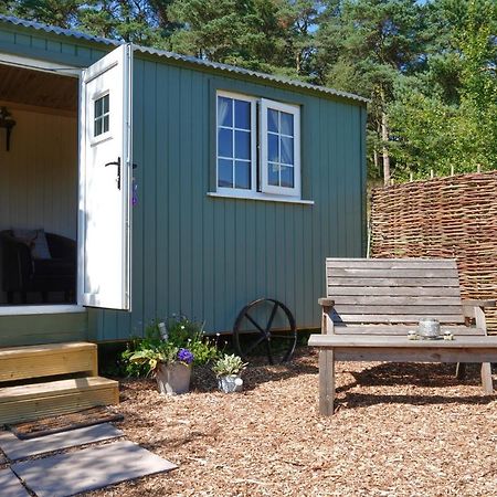 The Laburnum Retreat Shepherd Hut Private Hot Tub Upper Hulme Buitenkant foto