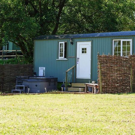 The Laburnum Retreat Shepherd Hut Private Hot Tub Upper Hulme Buitenkant foto