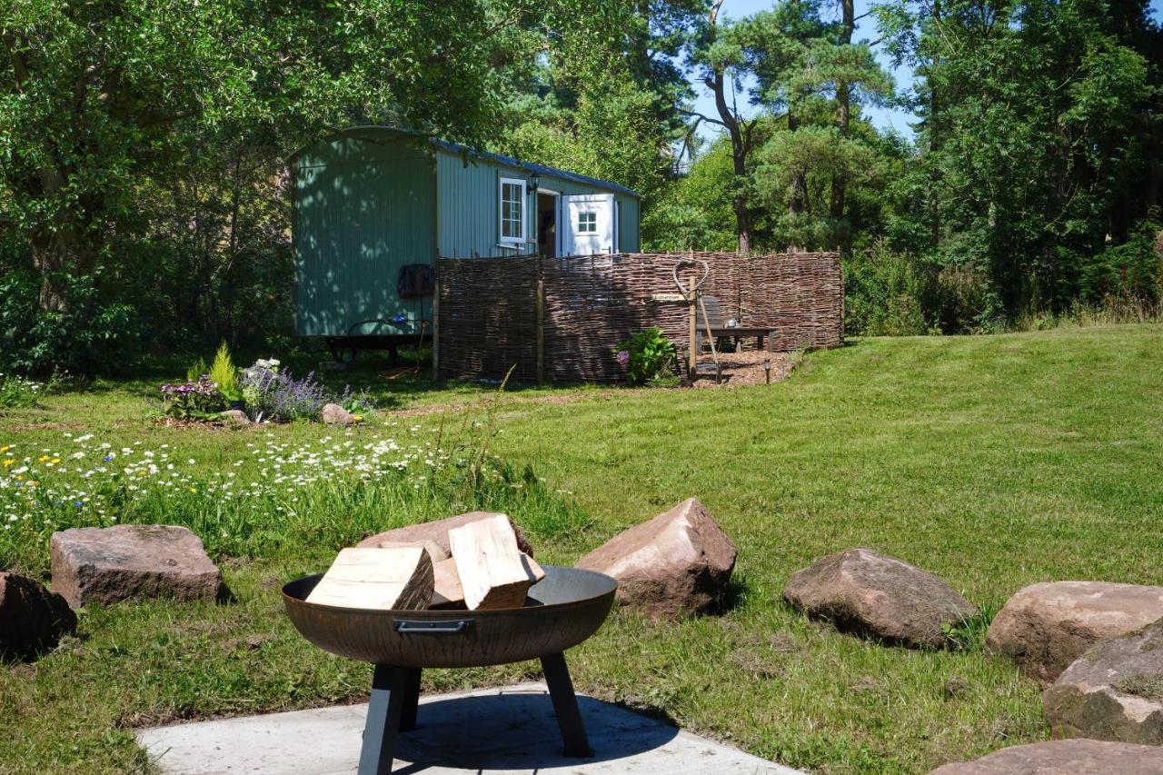 The Laburnum Retreat Shepherd Hut Private Hot Tub Upper Hulme Buitenkant foto